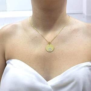 Colar Medalha Paz Banhado a Ouro
