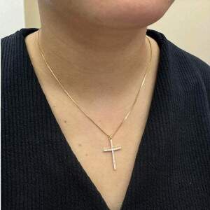Colar Cruz Cravejado Banhado a Ouro
