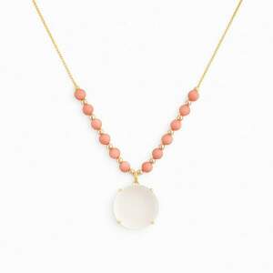 Colar Madreprola com Pedras Coral Banhado a Ouro