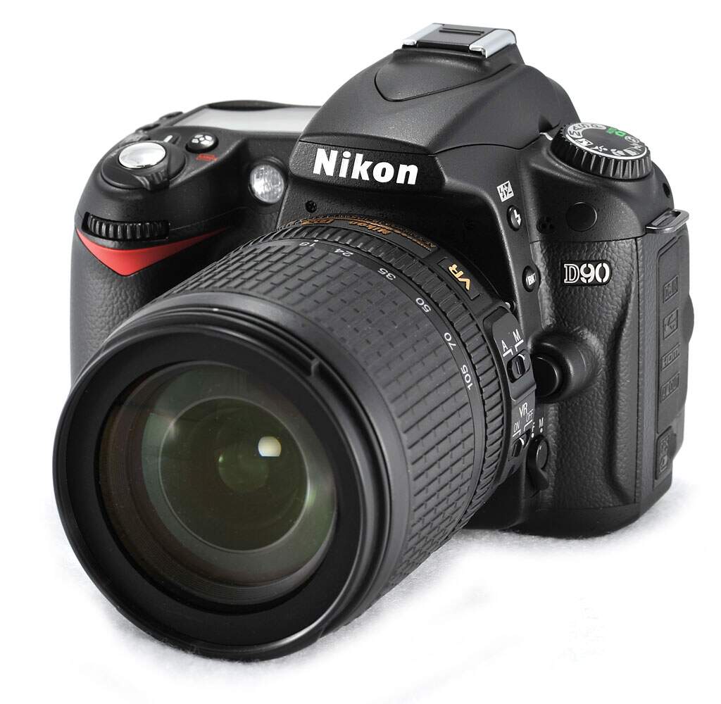 Cmera Digital Nikon SLR D90 - ( KIT 1 ) 12.3 Megapixels, Lente 18-105mm VR + Kit com Carto SD 16GB e Bolsa - Cod 00109