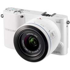 Cmera Digital Samsung Smart NX1000 - 20.3 Megapixels, Lente 20-50mm, Vdeos Full HD 1080p, Cor Branco + Kit com Carto SD 32GB e Bolsa - Cod 00127