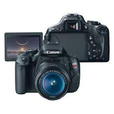 Cmera Digital Canon EOS Rebel T3i - ( KIT 2 ) 18.0 Megapixels, Lente EF-S 18-55mm + Kit com Carto SD 32GB e Bolsa, Cod 0047