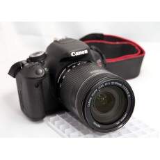 Cmera Digital Canon EOS Rebel T3i - ( KIT 2 ) 18.0 Megapixels, Lente EF-S 18-55mm + Kit com Carto SD 32GB e Bolsa, Cod 0047