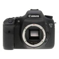 Cmera Digital Canon SLR EOS 7D - 18.0 Megapixels, Lente Canon EF-S 18-135mm + Kit com Carto Compact Flash 8GB e Bolsa - Cod 0079