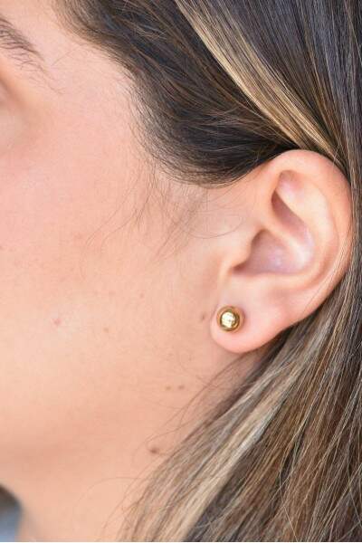 Brinco de Bola Menor em Ouro 18k - Elegncia Clssica