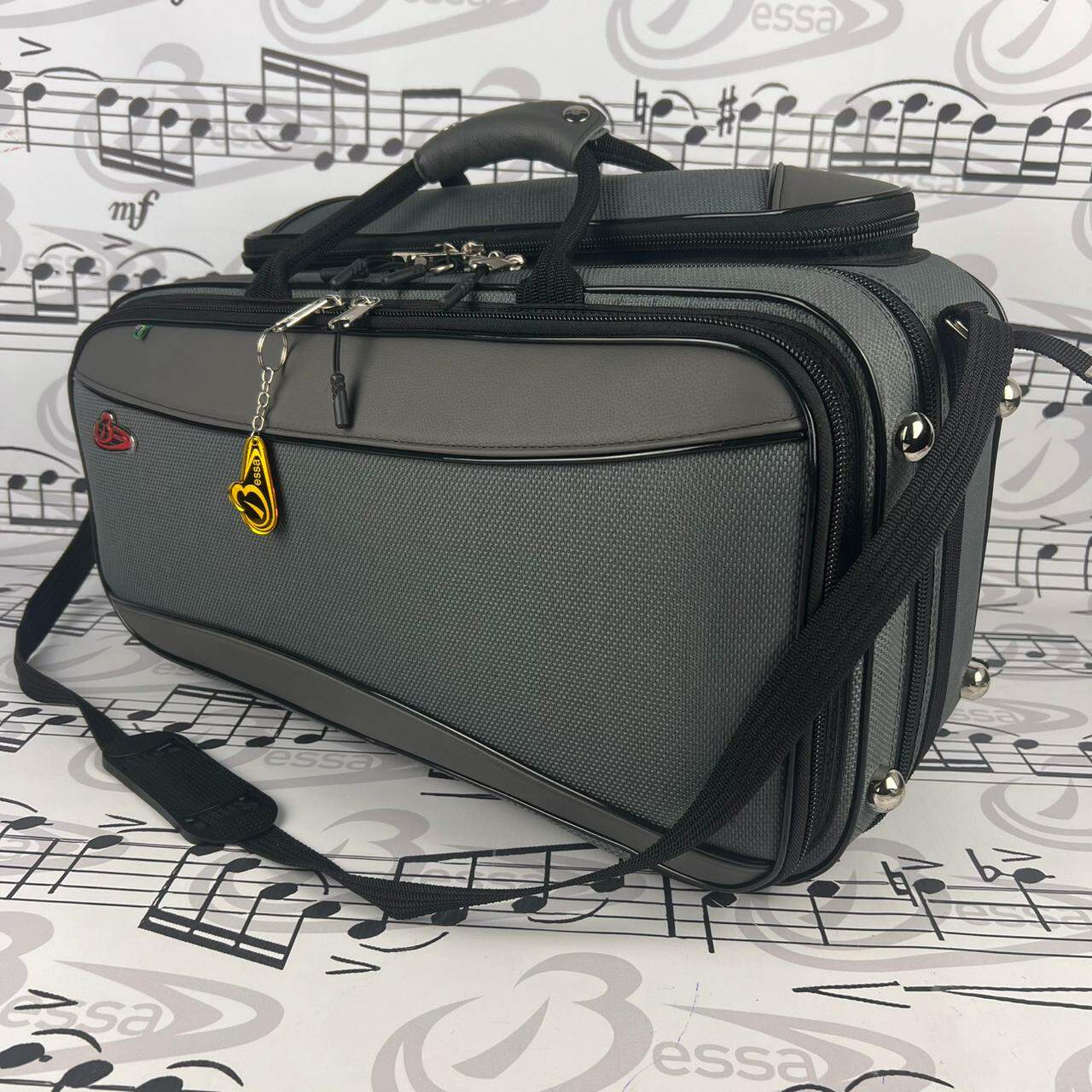 0297) Case para flugelhorn e trompete Nylon cinza Detalhes couro