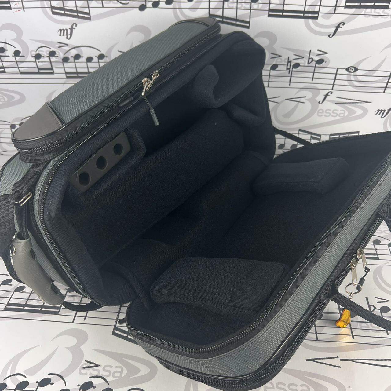 0297) Case para flugelhorn e trompete Nylon cinza Detalhes couro