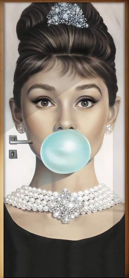 Adesivo Para Porta Audrey Hepburn Com Chiclete