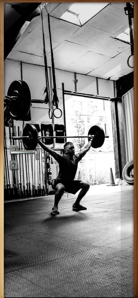 Adesivo Para Porta Crossfit Homem Pegando Peso