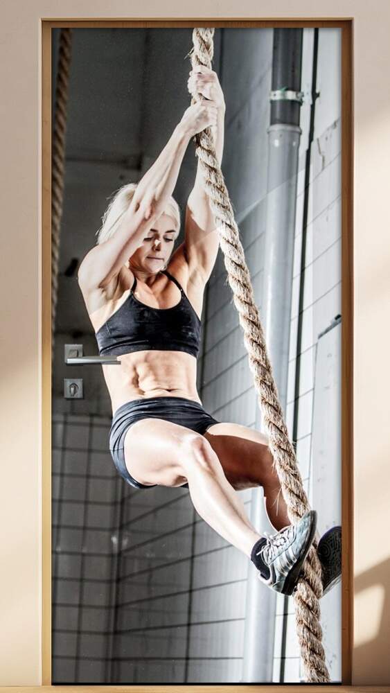 Adesivo Para Porta Crossfit Mulher Subindo Na Corda