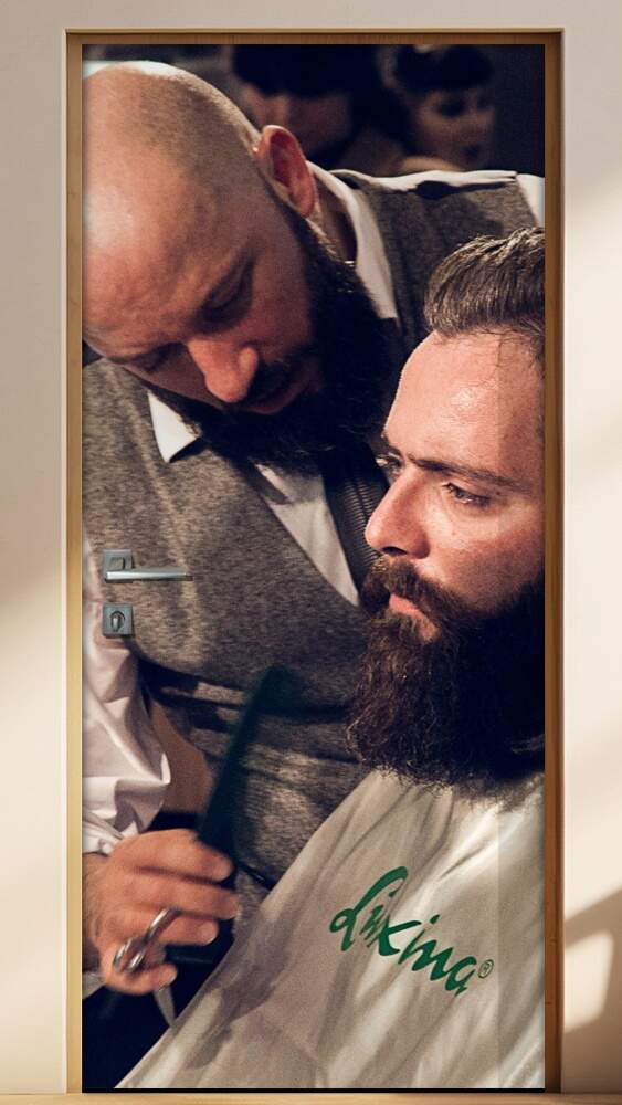 Adesivo para Porta Homem com Barba 16