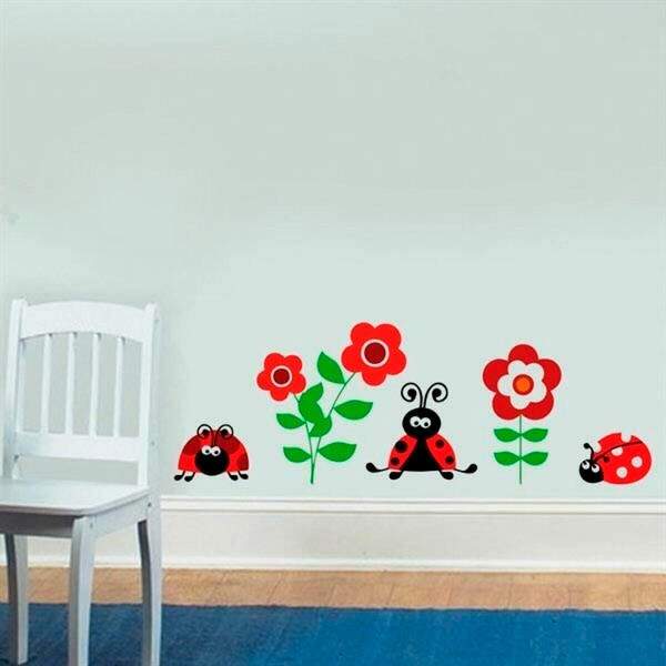 Adesivo de Parede Joaninhas e Flores