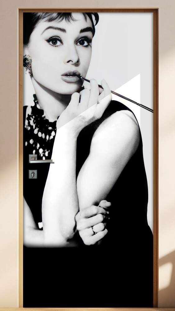 Adesivo Para Porta Filmes Bonequinha De Luxo