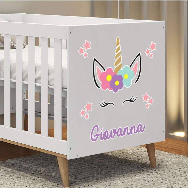 Adesivo de Parede Unicrnio Roxo e Nome Personalizado
