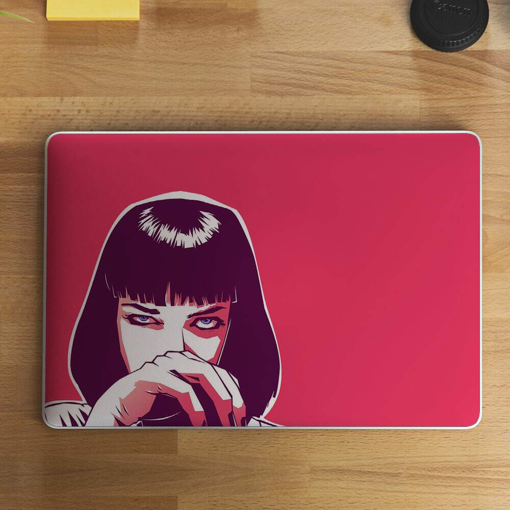 Adesivo Para Notebook Pulp Fiction Fundo Vermelho