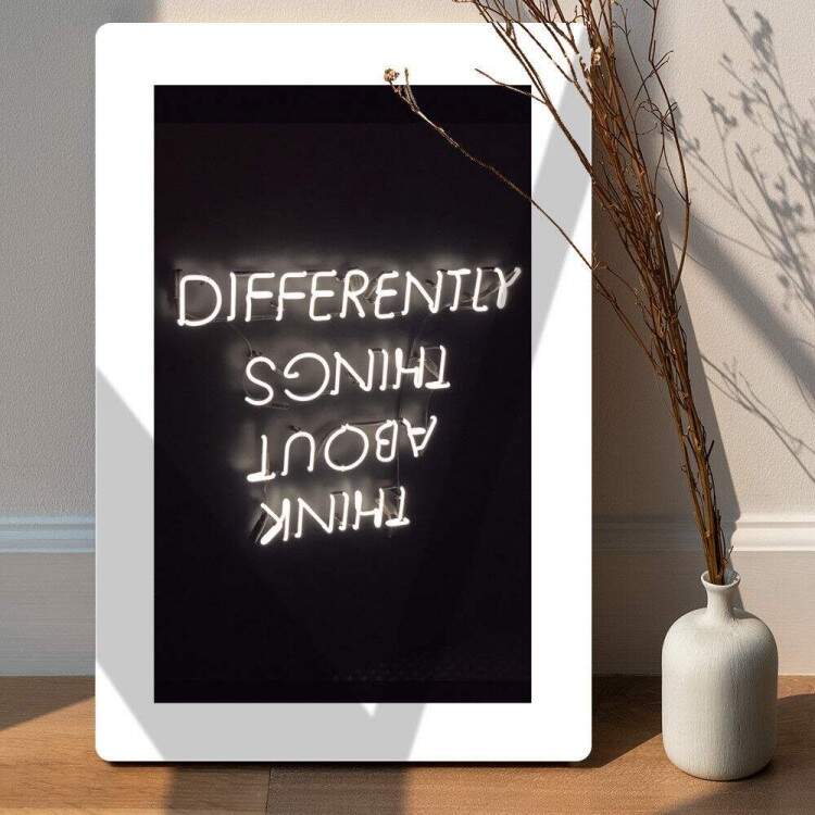 Placa Decorativa Think About Things Differently