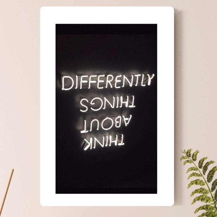 Placa Decorativa Think About Things Differently