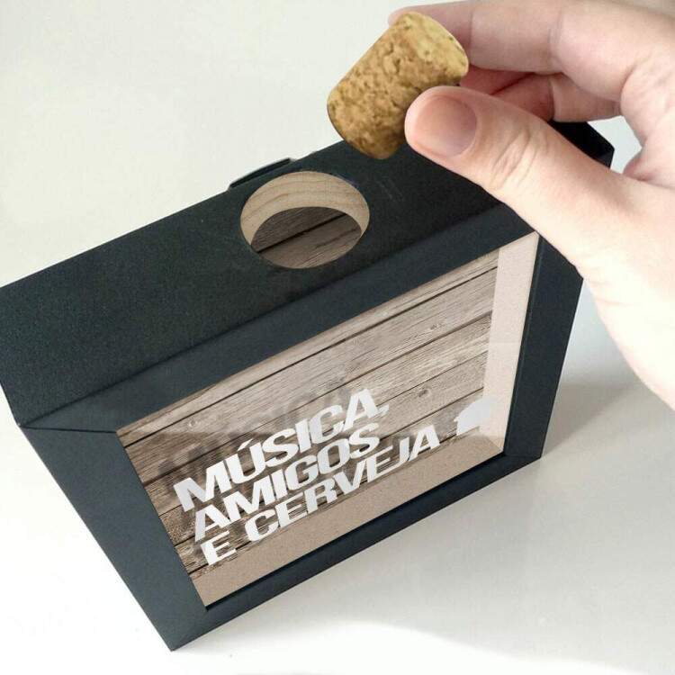 Quadro Decorativo Porta Tampinhas Msica, Amigos e Cerveja