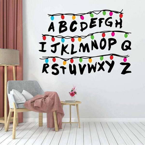 Adesivo de Parede Stranger Things Luzes e Letras na Casa do Will