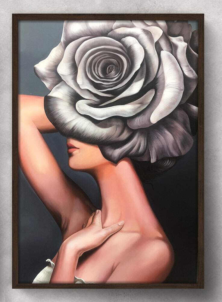 Quadro Decorativo Collage Flowers Mulher com Olhos Tampados Por Rosa Cinza