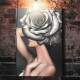 Quadro Decorativo Collage Flowers Mulher com Olhos Tampados Por Rosa Cinza