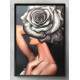 Quadro Decorativo Collage Flowers Mulher com Olhos Tampados Por Rosa Cinza