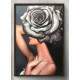 Quadro Decorativo Collage Flowers Mulher com Olhos Tampados Por Rosa Cinza