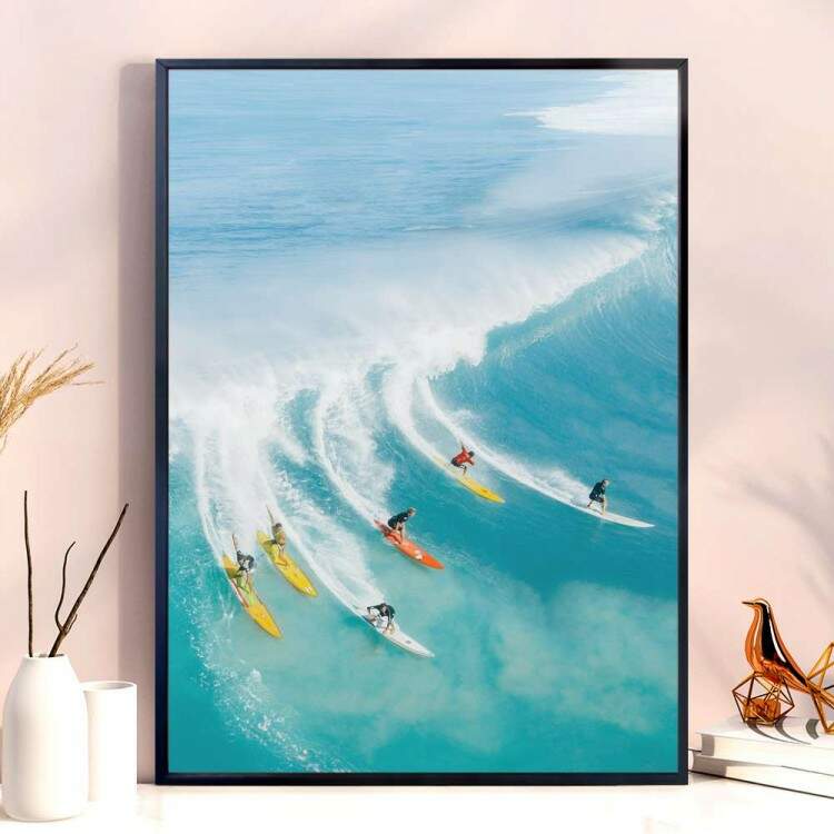 Quadro Decorativo Surfando No Meio Do Mar Azul