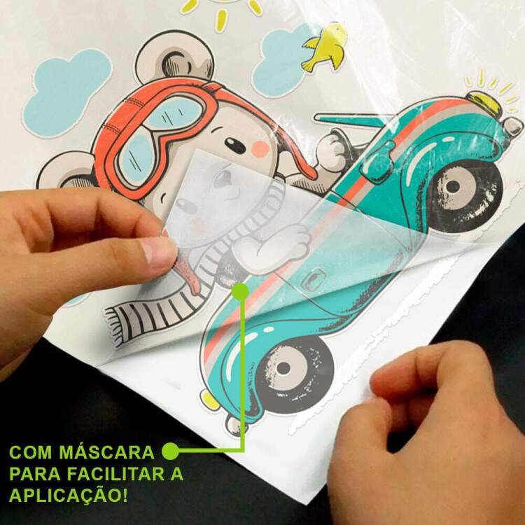 Adesivo de Parede Infantil Ursinho no Carro Passeando