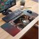Mouse Pad Gigante 70x30cm Mulher com M�scara de Piloto