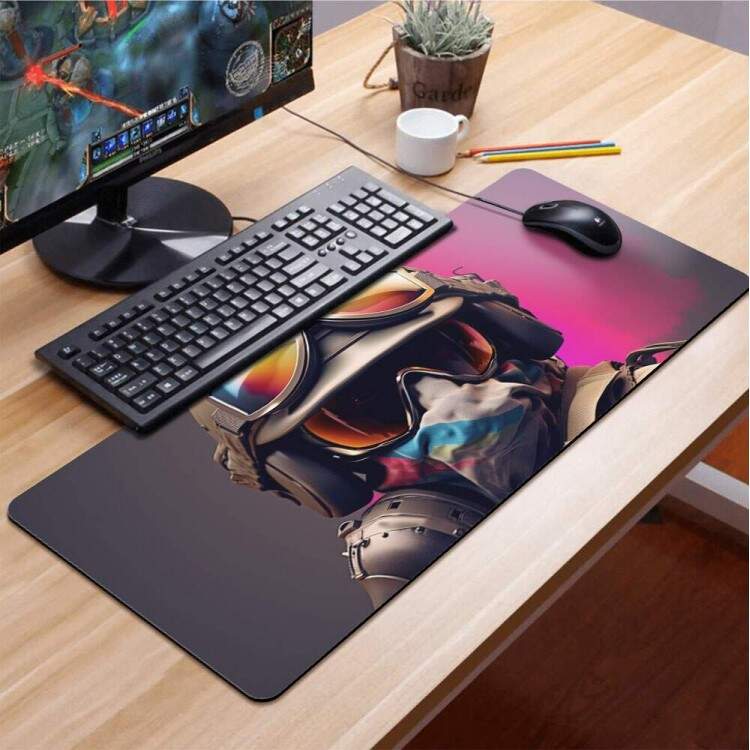Mouse Pad Gigante 70x30cm Soldado Futurista com Capacete