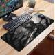 Mouse Pad Gigante 70x30cm Anime Desenho de Homem com Espada