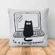 Almofada Decorativa Gatinho Sentado em Notebook