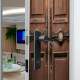 Adesivo de Porta Estilo Portas Girat�rias do Velho Oeste com Frase