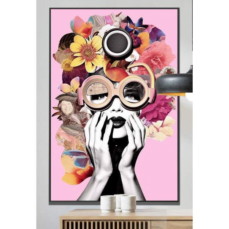 Quadro Decorativo Collage Flower com Mulher Cheia de Flores