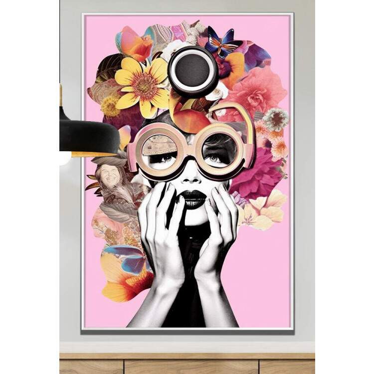 Quadro Decorativo Collage Flower com Mulher Cheia de Flores