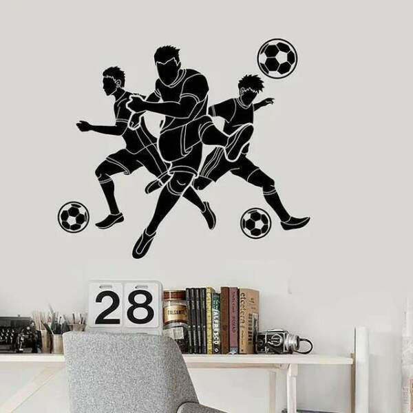 Adesivo de Parede Jogadores de Futebol Jogando Bola