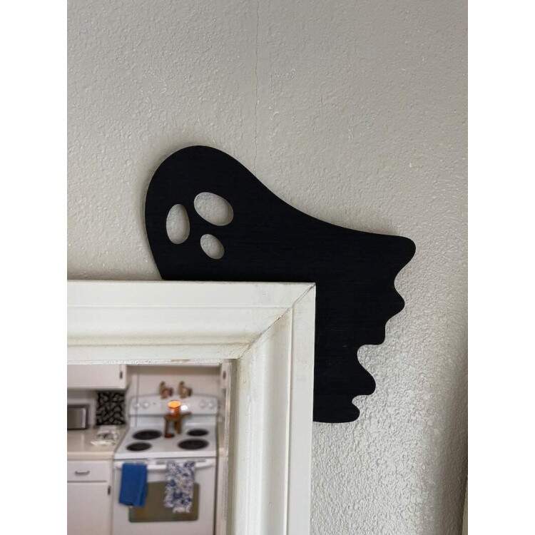 Placa Decorativa Fantasminha em cima da porta