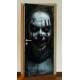 Adesivo de Porta para Halloween Mulher Aterrorizante