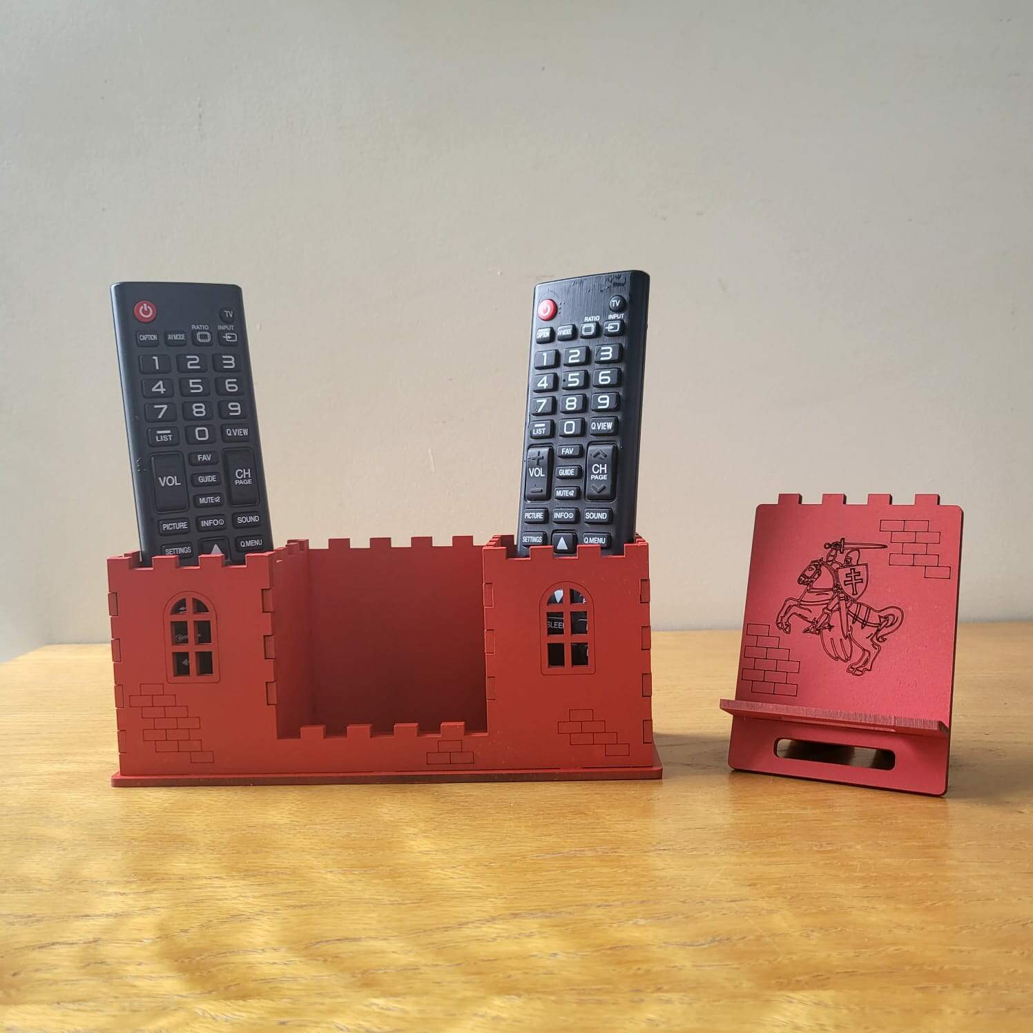 Porta Controle Remoto de MDF Castelo Medieval