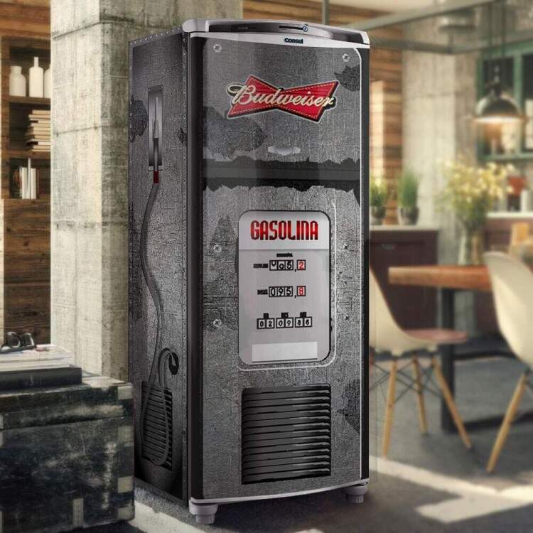Envelopamento de Geladeira Gasolina de Cerveja