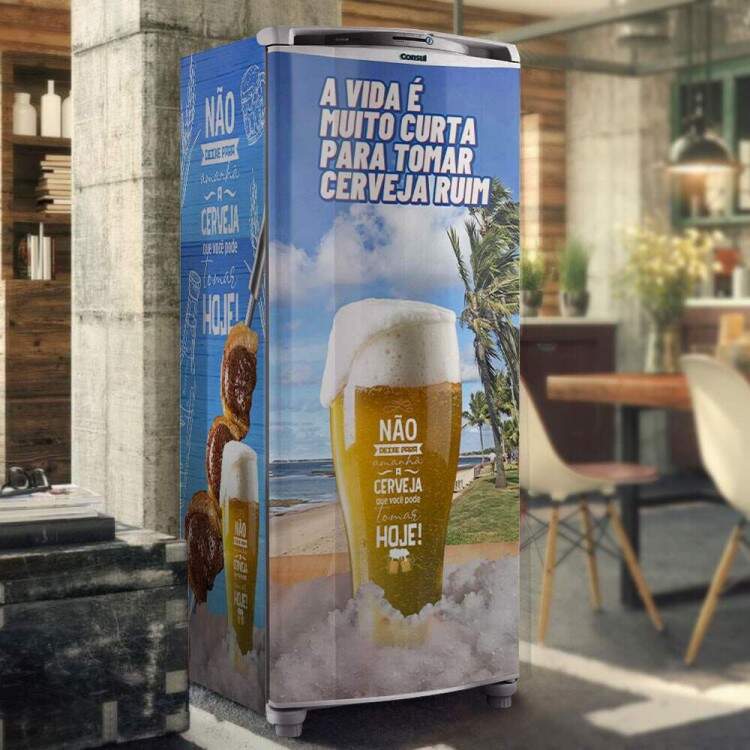 Envelopamento de Geladeira A Vida  Muito Curta pra Tomar de Cerveja Ruim