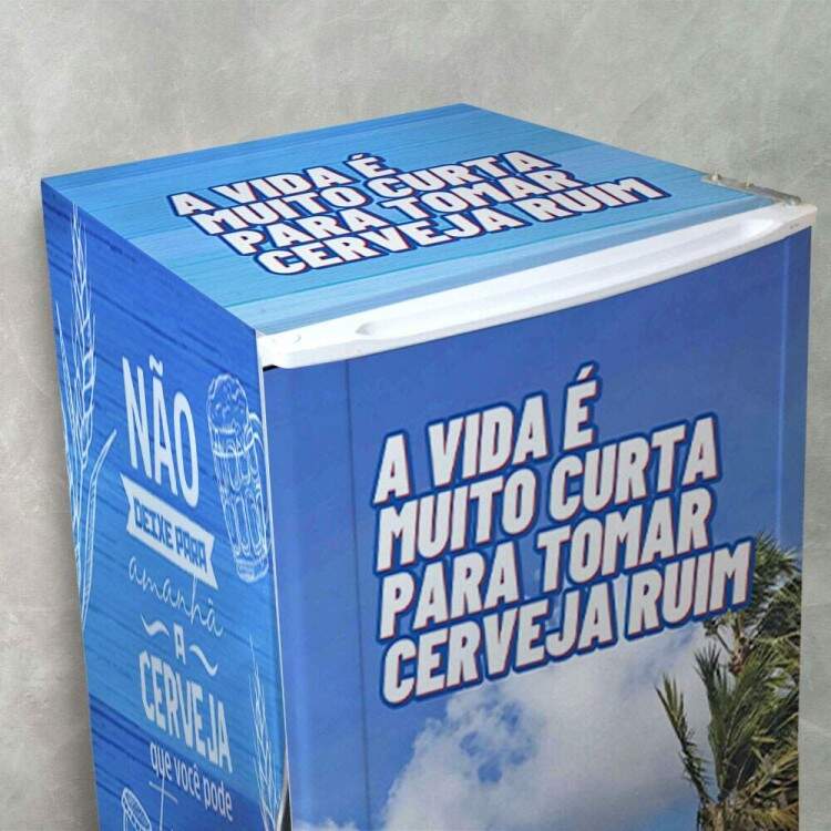 Envelopamento de Geladeira A Vida  Muito Curta pra Tomar de Cerveja Ruim