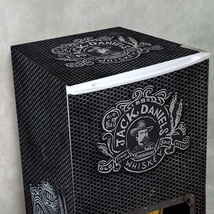 Envelopamento de Geladeira Efeito Metal e Whisky