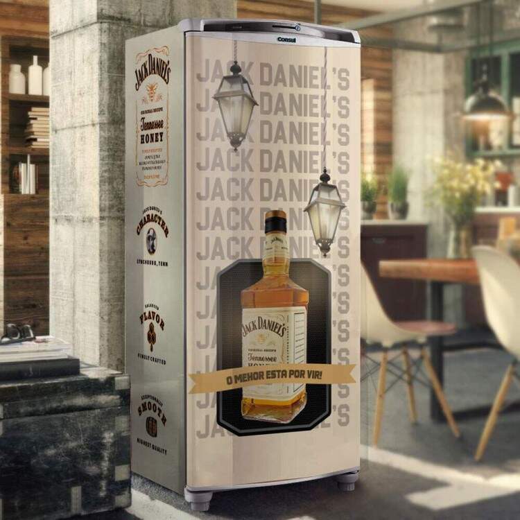 Envelopamento de Geladeira Whisky de Mel