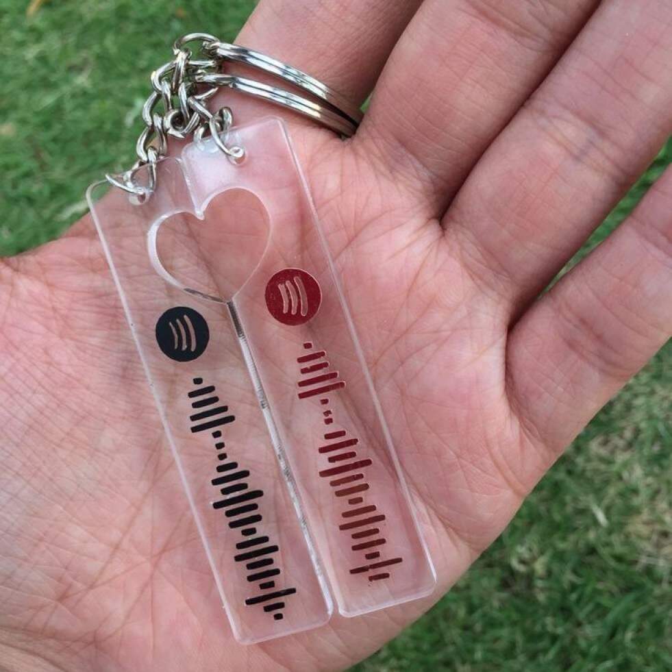 2 chaveiros em acrlico personalizado com msica do spotify