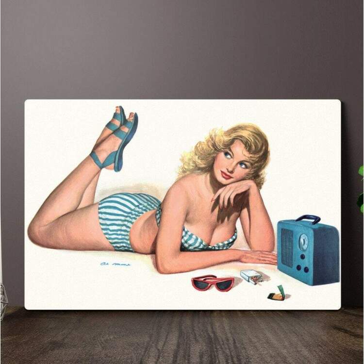 Placa Decorativa Pin-Up Ouvindo Rdio