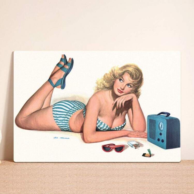 Placa Decorativa Pin-Up Ouvindo Rdio