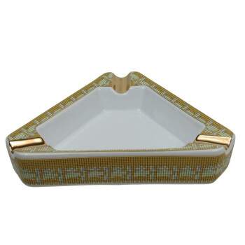 Cinzeiro para Charuto Branco e Dourado Resina para 3 AP 1806