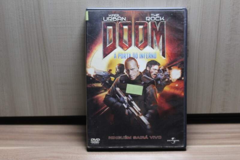 DVD Doom A Porta do Inferno Achados e Descobertas DVD Doom A Porta do Inferno Achados e Descobertas